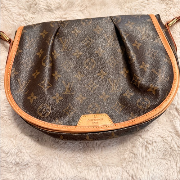 Louis Vuitton Monogram Crescent Crossbody in Brown and Tan - Picture 2 of 15